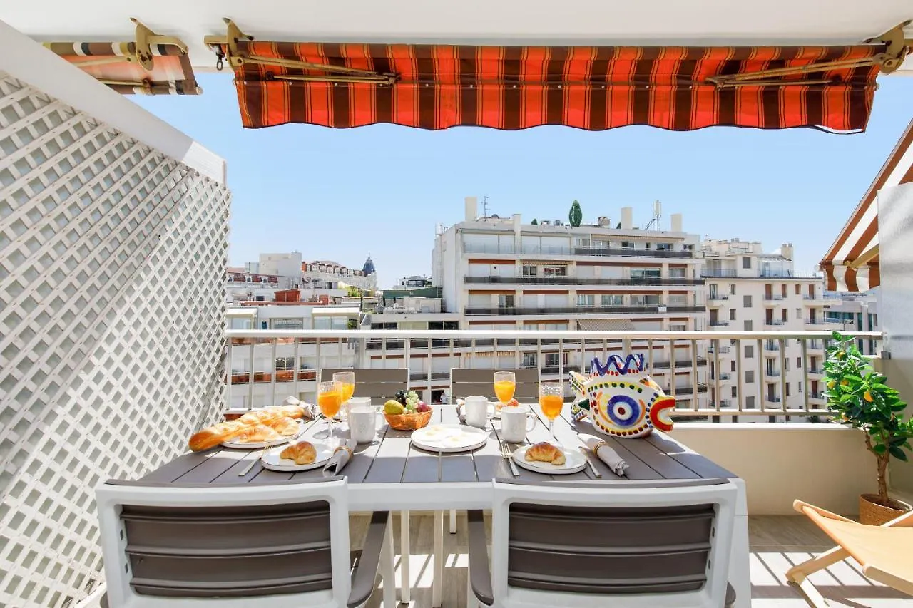 Royal Palm Yourhosthelper Cannes 0*,  France